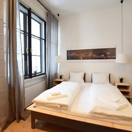 Luxury By Hi5 - Bajcsy Apartament *