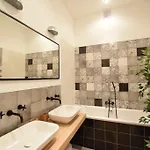 Luxury By Hi5 - Bajcsy Appartamento Budapest
