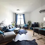Luxury By Hi5 - Bajcsy * Budapest